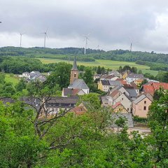 Blick auf Berschweiler auf dem Historischen Amtsweg Burglichtenberg