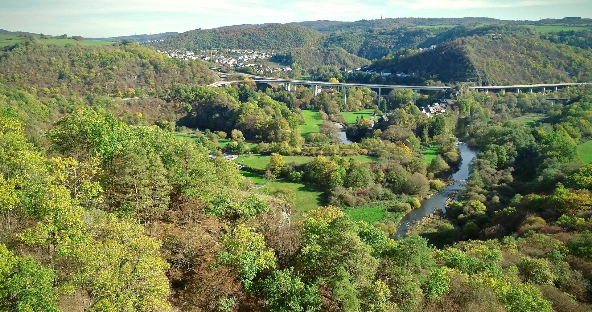 Ausblick auf das Nahetal und Enzweiler Ausblick auf das Nahetal und Enzweiler