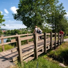 Kleine Brücke über den Weiherzulauf