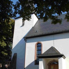 Evaneglische Kirche mit Turm