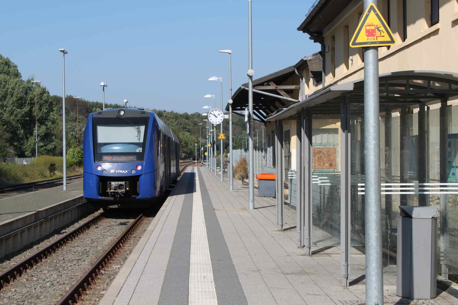 Zug im Bahnhof Baumholder
