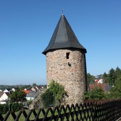 Dicker Turm an der alten Stadtmauer