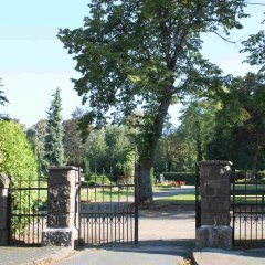 Eingang zum Friedhof