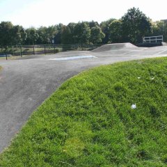 Bikepark mit PumpTrack am Weiher