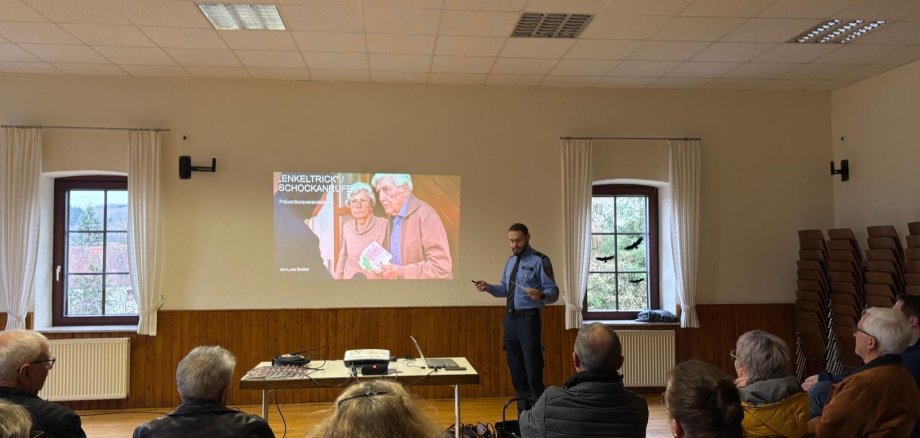 Plakat zu: Informationsveranstaltung Enkeltrick mit der GemeindeschwesterPlus am 21.05.2026 in Berschweiler