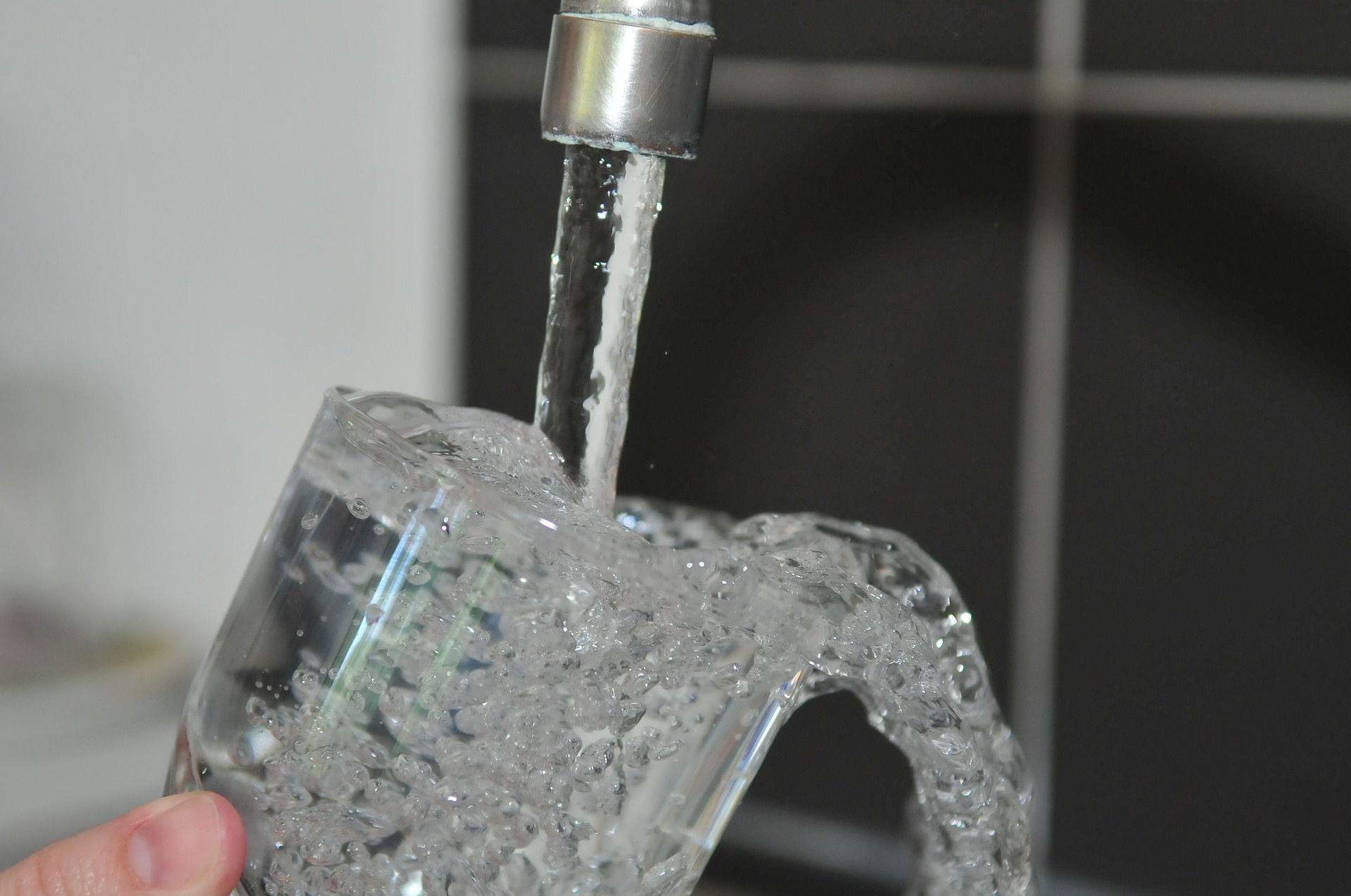 Im Nationalparklandkreis Birkenfeld kann das Trinkwasser inzwischen wieder überall ohne Einschränkungen genutzt werden Im Nationalparklandkreis Birkenfeld kann das Trinkwasser inzwischen wieder überall ohne Einschränkungen genutzt werden