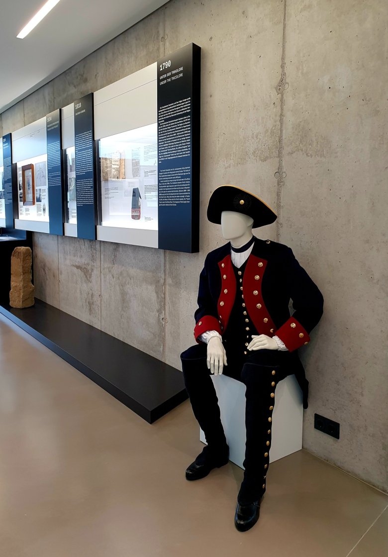 Figur mit Uniform eines Kanoniers der Artillerie des Herzogtums Pfalz-Zweibrücken aus den Jahren 1750-1795