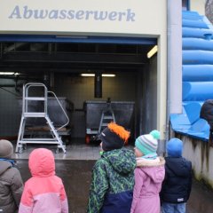 Kita Ruschberg kleine Weltenentdecker besuchen die Kläranlage in Baumholder bei Denis Lachance