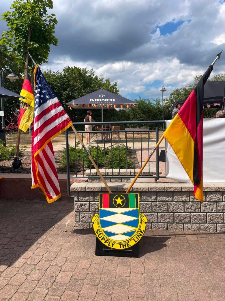 Deutsch-amerikanisches Grillfest in Rückweiler - Flaggen Deutsch-amerikanisches Grillfest in Rückweiler - deutsche und amerikanische Flagge