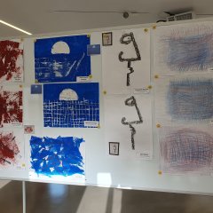 Günther Theobald Ausstellung im Goldenen Engel Baumholder 2026 - Von Grundschulkindern nachgemalte Werke Theobalds