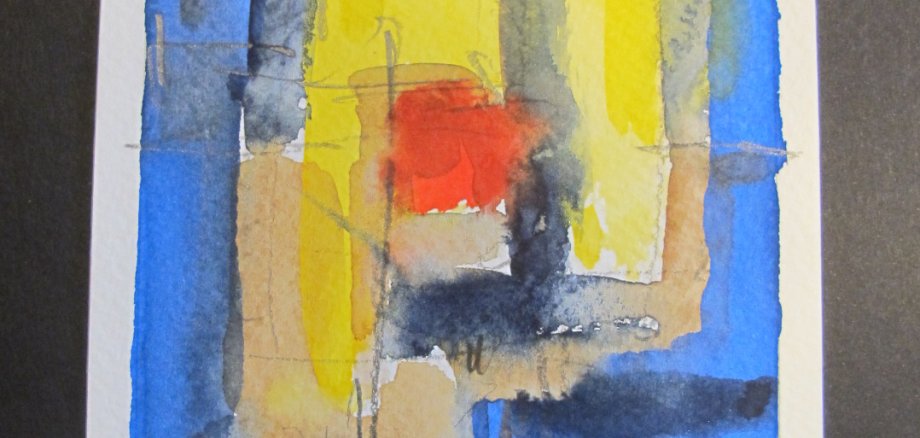 Werk von Günther Theobald in der Ausstellung im Goldenen Engel in Baumholder. Es ist ein abstraktes Bild in den Farben Blau, Gelb. Orangerot