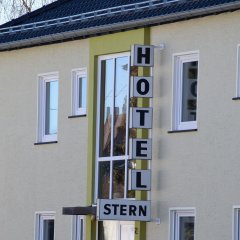 Hoteleingang Außenansicht Hotel zum Stern