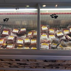 Truhe mit Barf-Hundefutter Truhe mit Barf-Hundefutter HundsEck Baumholder